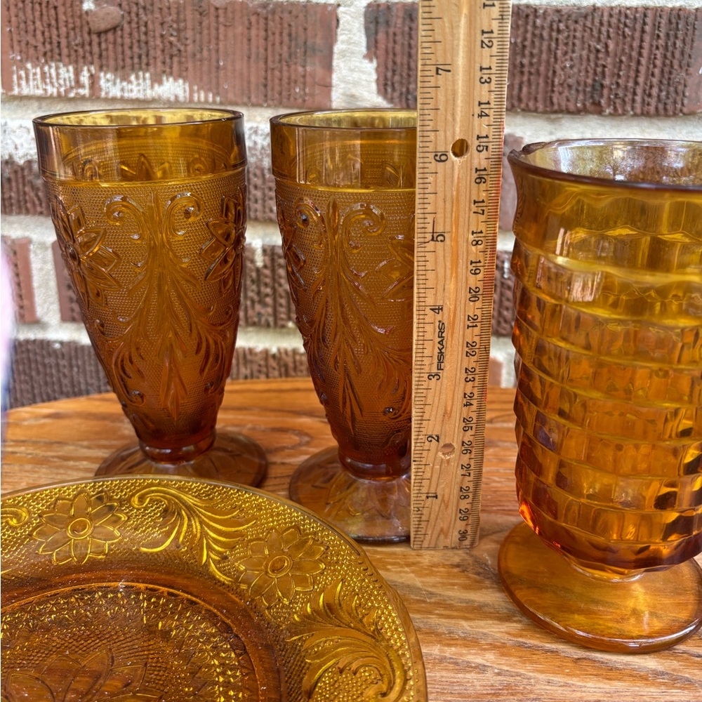 Amber glass chipped items for crafting. Aprox 4 lbs - Picture 2 of 6